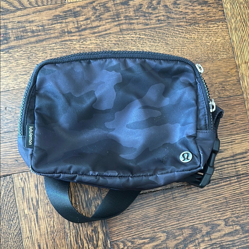 Lululemon camouflage belt bag